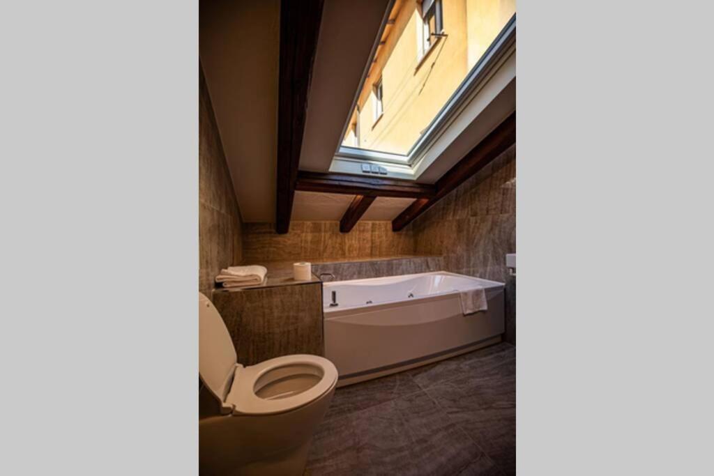 Appartamento Palazzo Bocchi Bologna Bagian luar foto