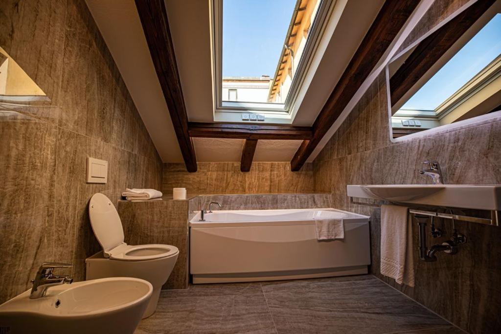 Appartamento Palazzo Bocchi Bologna Bagian luar foto